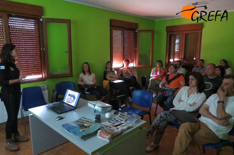 Un momento de la charla sobre el Proyecto Monachus celebrada en Palacios de la Sierra (Burgos).