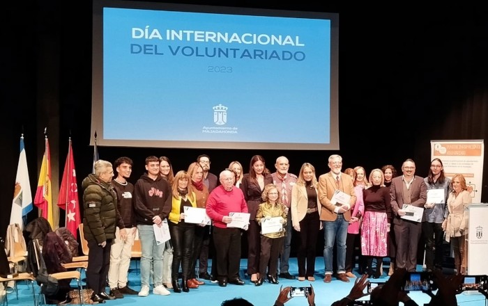 Galardonados durante la gala de entrega de los reconocimientos a los voluntarios de 2023 en Majadahonda (Madrid).