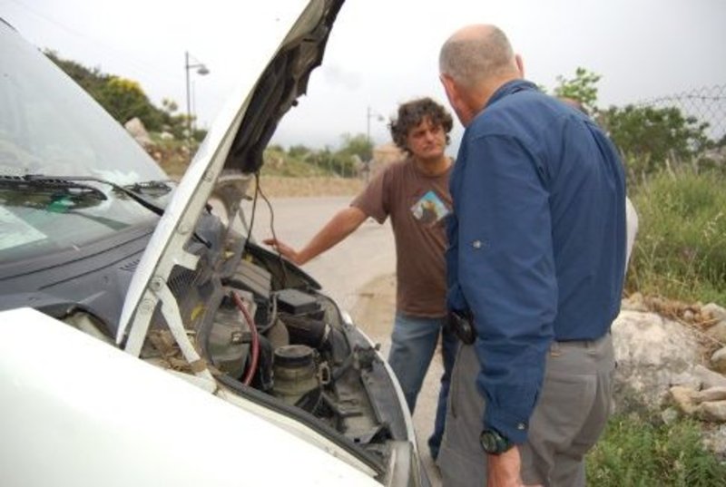 REVISANDO LA FURGONETA