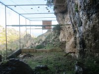 Jaula de Aclimatación, ubicada en la Sierra Tramuntana, muy cerca del nido artificial donde se liberaron las cuatro águilas que actualmente vuelan a lo largo y ancho de la Isla de Mallorca
