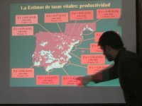 Momento de la exposición de Toni Hernandez que dió paso a la discusión y planificación de las actuaciones del año 2012.
