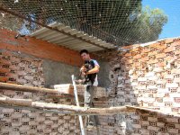 Pablo recogio a Pau en la instalación donde nacio en GREFA