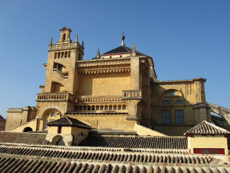 The hacking will be installed on the lower left balcony, and on the right hand side and terrace of the small bell-gable two of the artificial nests.