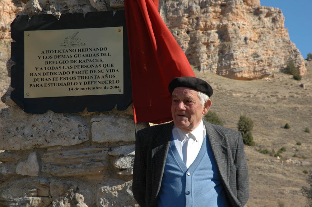 Hoticiano en el homenaje a los guardas. Foto Juan Carlos Rincón. 30-11-2004