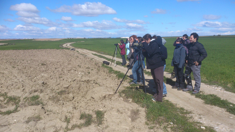 Grupo de alumnos en salida a ver estepáricas