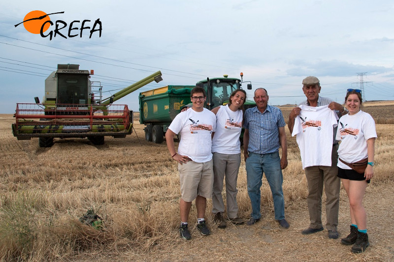 Informando de la campaña a Zacarías y Ángel (Foto de Elena Tena)