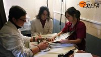 Tratamiento de un ave herida en el Área de Fisioterapia de GREFA.