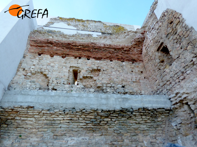 Zona interior de la torre, en la que instalarían los nidales artificiales de cernícalo primilla.