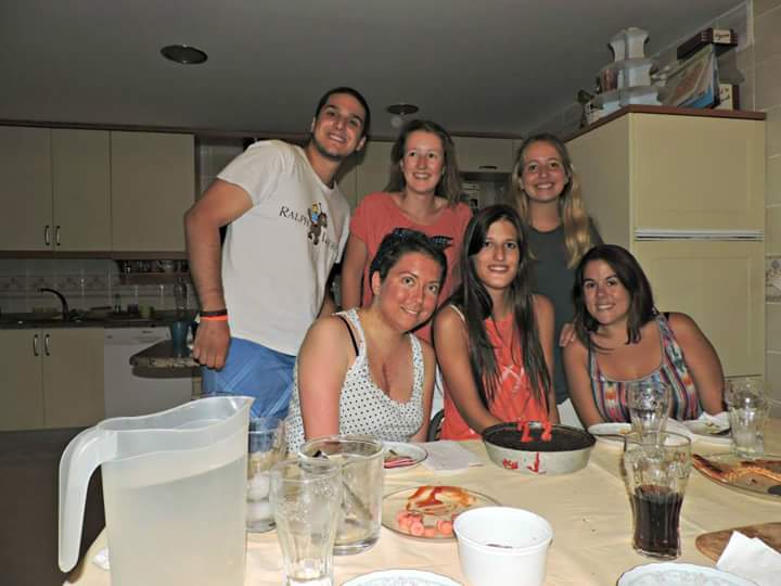 Te llevamos en nuestro corazón, Laura