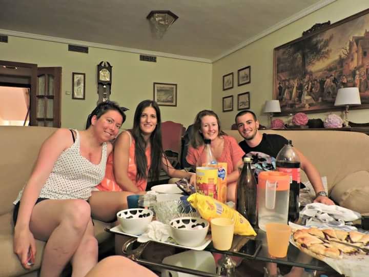 Te llevamos en nuestro corazón, Laura