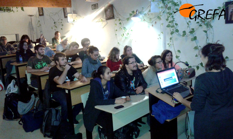 Asistentes al seminario Técnica de necropsia en reptiles impartido por una voluntaria de Necropsias