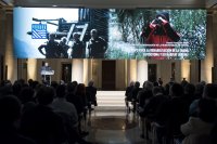 Los asistentes escuchan a Ernesto Álvarez, presidente de GREFA.