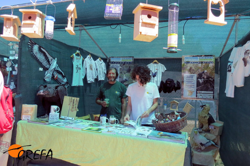 Stand de GREFA en la edición de 2016 del Demandafolk.