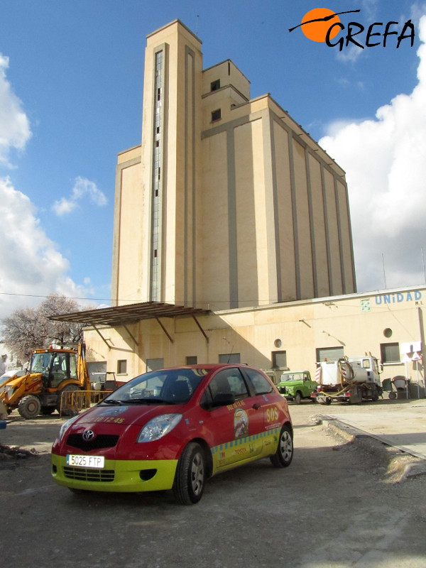 Imponente vista exterior del silo de Baena (Córdoba), donde se asienta la colonia de cernícalo primilla.