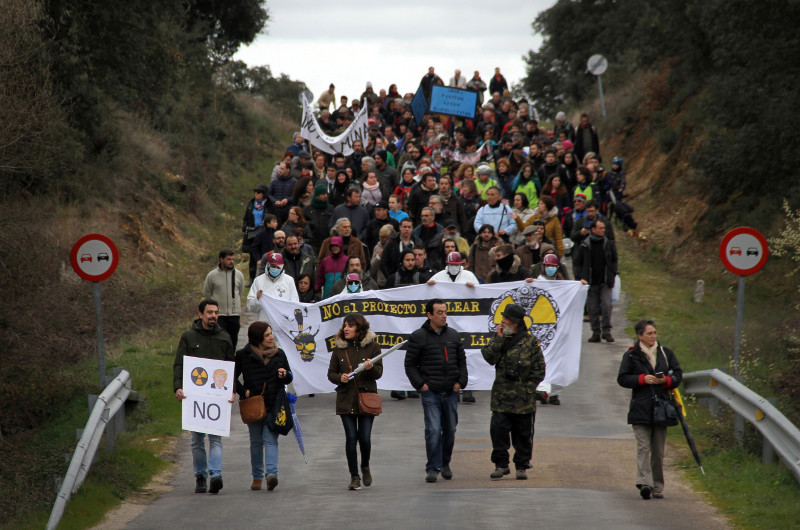 Marcha contra la proyectada mina de uranio de Retortillo en la zona afectada del oeste salmantino. Foto: Victorino García Calderón.