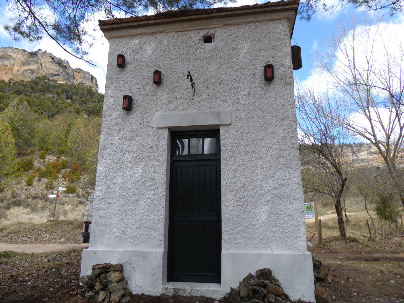Caseta de transformador rehabilitada como punto de biodiversidad en Uña (Cuenca).