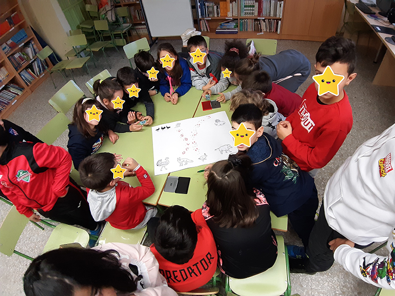 Un grupo de alumnos del colegio Ntra. Sra. de Ronte (Osorno, Palencia) participa en el aula en una de las actividades que les propusimos.