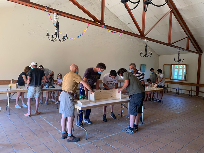 Taller de construcción de cajas nido para aves y refugios para murciélagos organizado por GREFA en Valleruela de Pedraza.