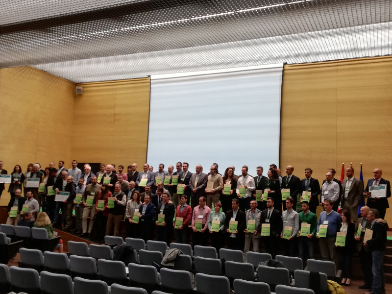 Representantes de las nuevas empresas con certificado de autorización ambiental en Castilla y León.