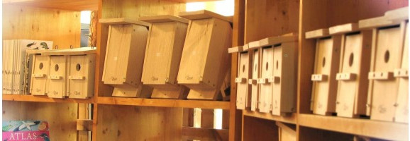 Cajas nido listas para su instalaciones y disponibles en la Ecotienda de GREFA.
