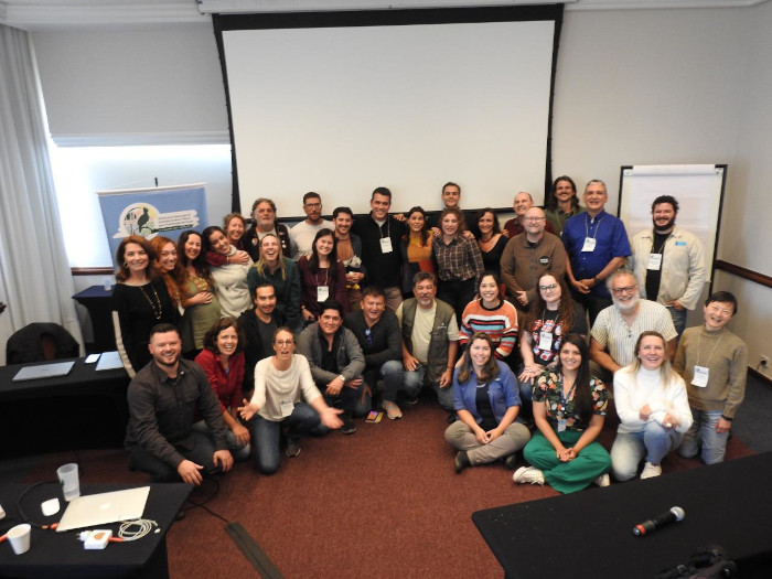 Asistentes al seminario sobre buenas prácticas para la traslocación del águila harpía celebrado en Curitiba.