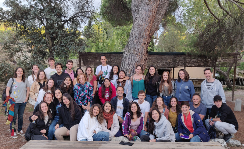 Voluntarios del curso 2022-2023 junto con los veterinarios de GREFA.