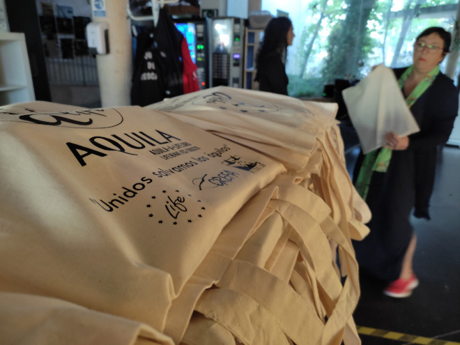  Bolsas de material para los asistentes al congreso final de AQUILA a-LIFE.
