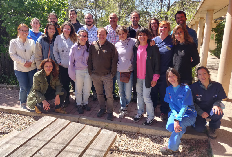 Alumnos del curso junto al personal de GREFA.