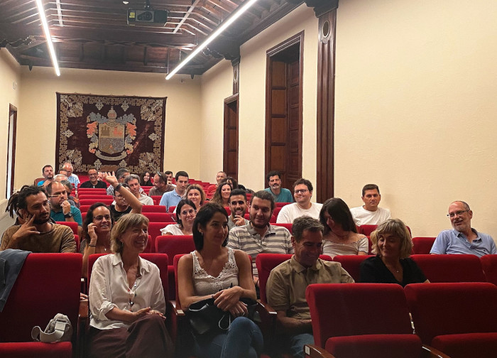 Asistentes a la presentación del estudio para la reintroducción del milano real en Gran Canaria.