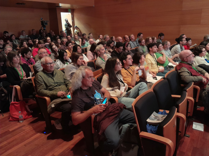 Público asistente durante una de las ponencias incluidas en el foro de la UICN.