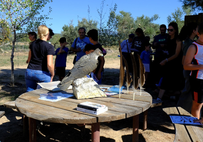 Un momento del taller sobre aves rapaces que organizamos el Día de las Aves en el Parque Natural de la Sierra de Guara  