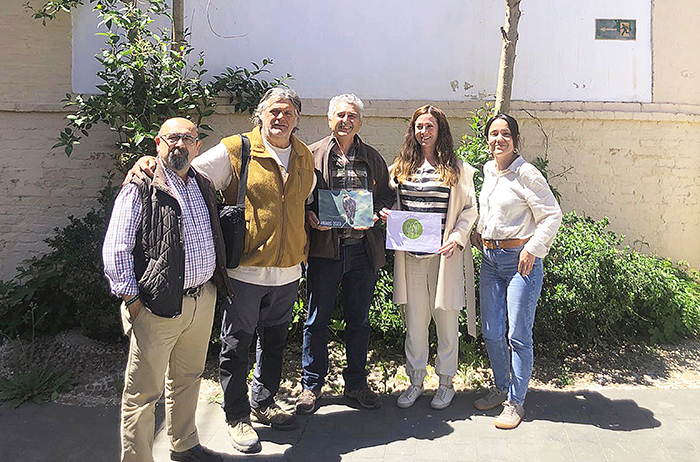 Miembros de GREFA y de la Fundación Somos Naturaleza, tras la reunión previa a la firma del convenio. Foto: Fundación Somos Naturaleza.