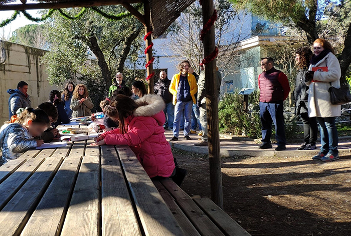 Tras la lectura del cuento, los niños “ilustraron” la historia de “Colibrí”.