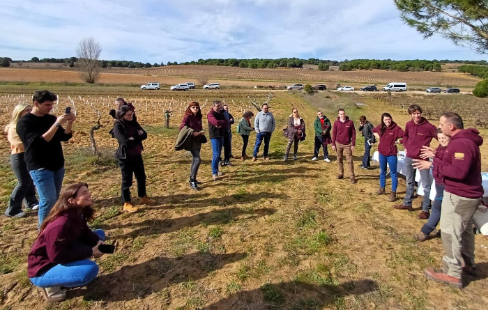 Los participantes conocieron de la mano de expertos la biodiversidad del lugar.