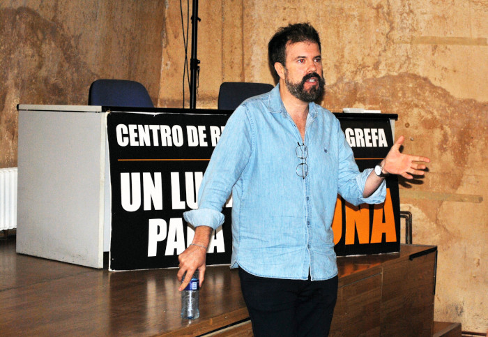 Otro momento de la intervención de César Ríos en el salón de actos de GREFA.