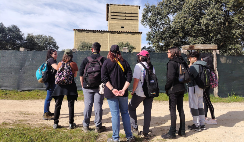 Alumnos del curso visitan un primillar en el Parque Regional de Curso Medio del Río Guadarrama.