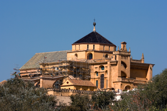 Restauración de la Mezquita-Catedral que dio al traste con la colonia de cernícalo primilla que albergaba.