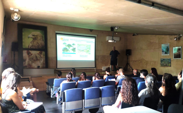El auditorio de GREFA en Majadahonda (Madrid) fue el lugar en el que se desarrolló la charla sobre identificación de tortugas y galápagos.