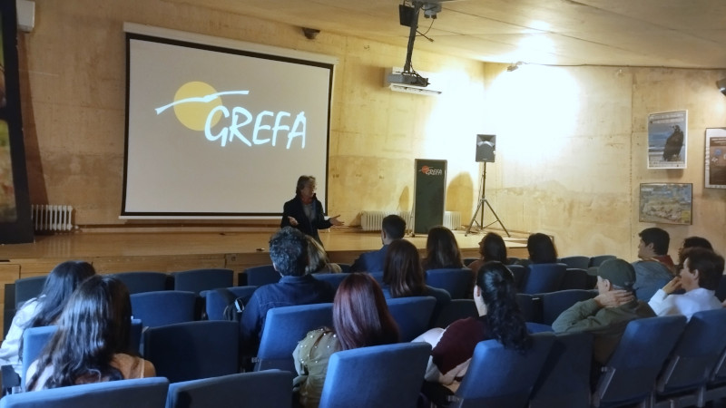 Presentación inicial a las ONG participantes en la jornada realizada en el auditorio de GREFA.