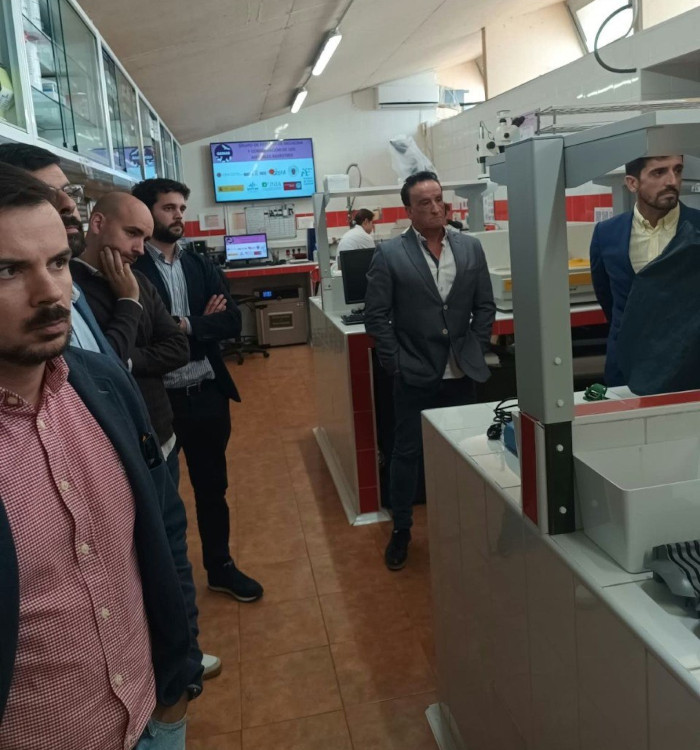 Los alumnos del máster, en el Hospital de Fauna Salvaje de GREFA.